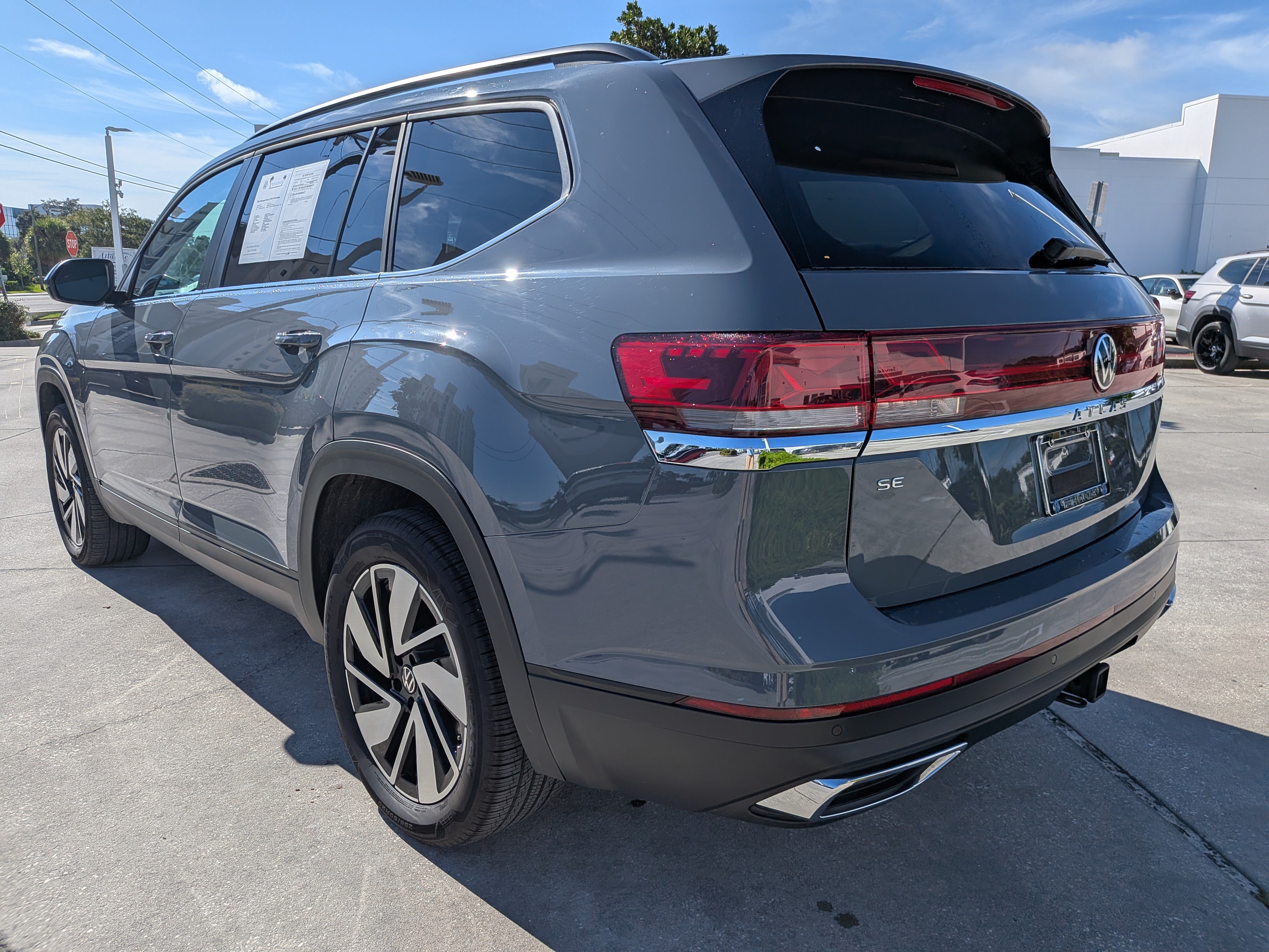 Used 2026 Volkswagen Atlas SE FWD image 5