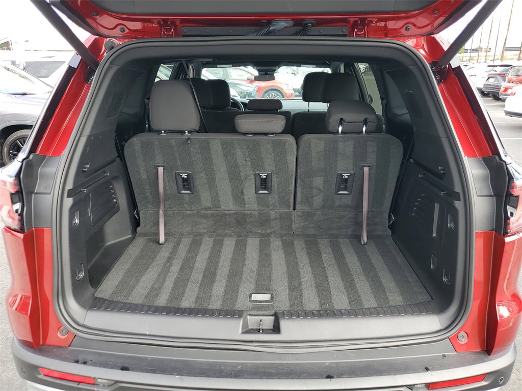 Used 2025 GMC Acadia Elevation image 9