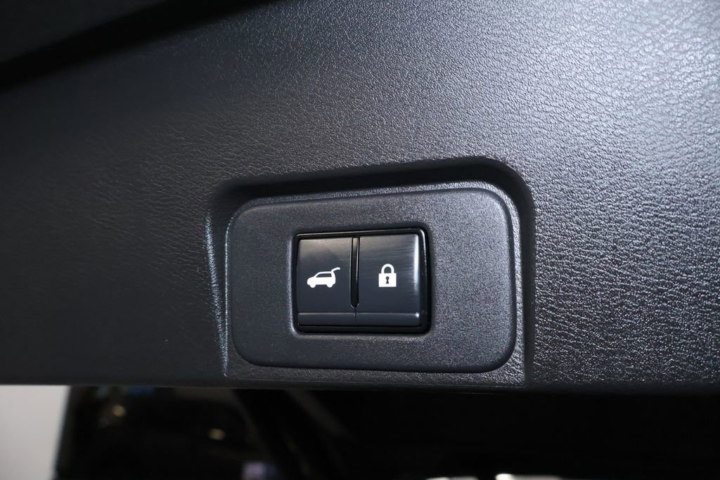 Used 2024 Nissan Rogue SV image 17