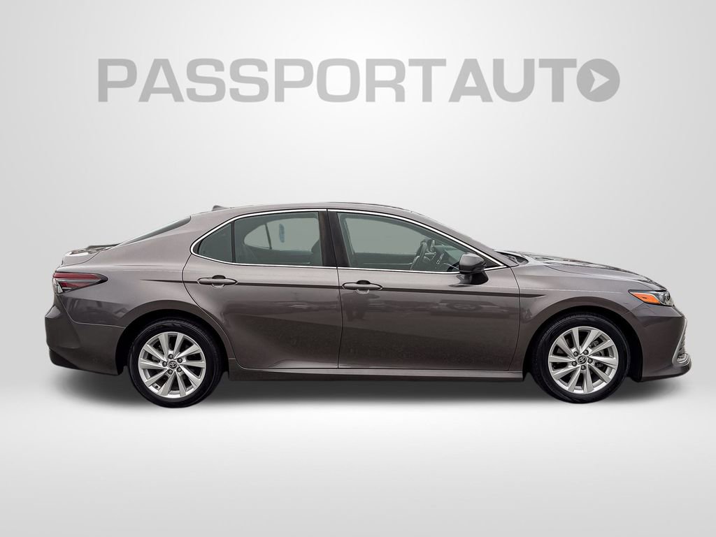 Used 2022 Toyota Camry LE image 8