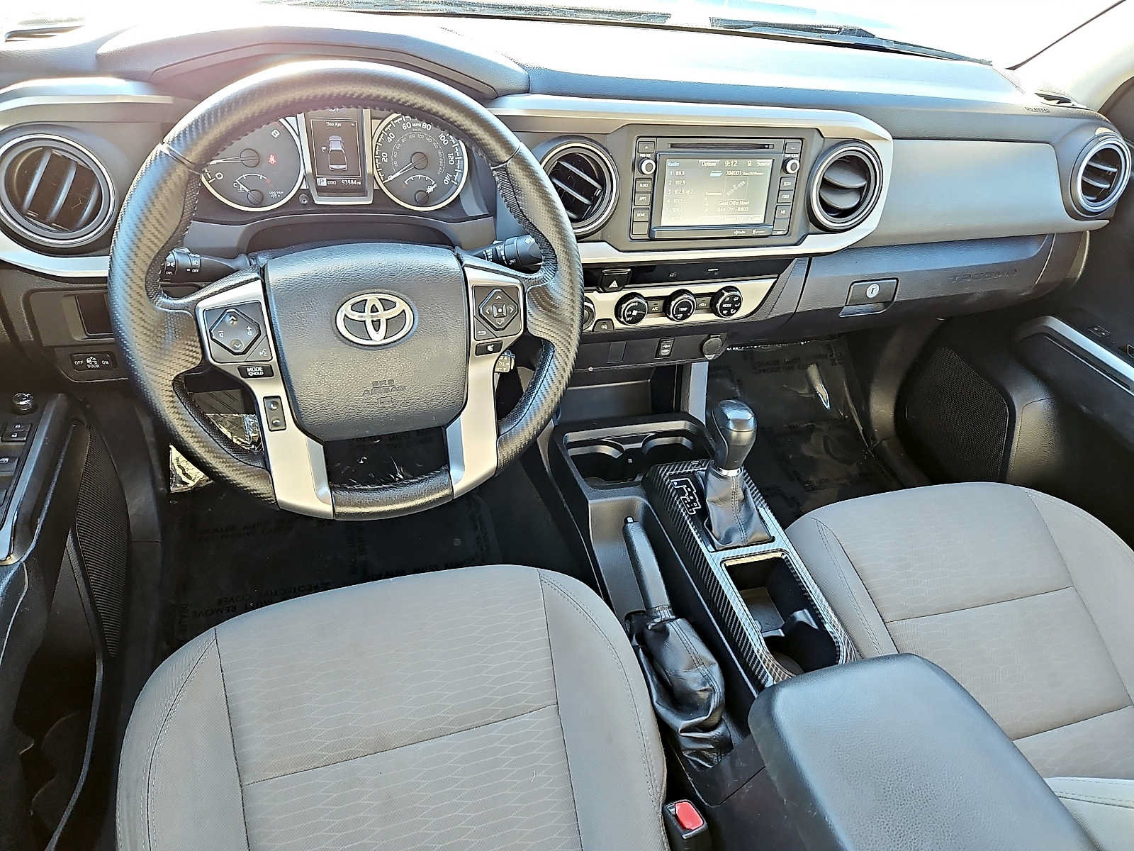 Used 2017 Toyota Tacoma SR5 w/ Tow Package AWD/4WD image 11