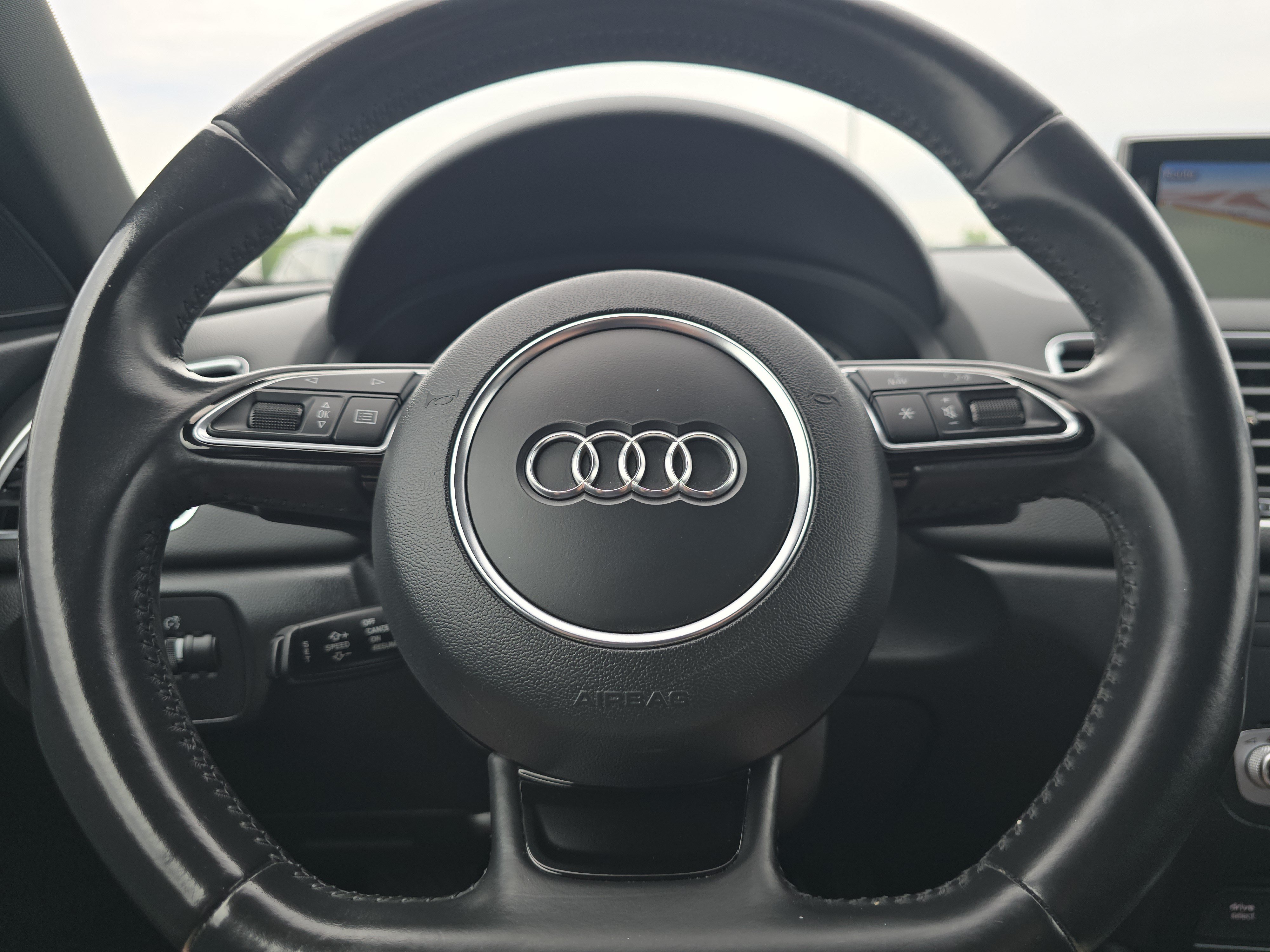 Used 2018 Audi Q3 2.0T Premium Plus w/ Premium Plus Package AWD/4WD image 22