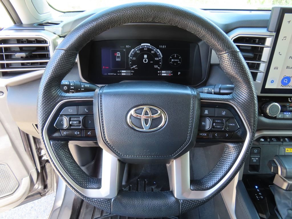 Used 2024 Toyota Tundra Limited AWD/4WD image 21