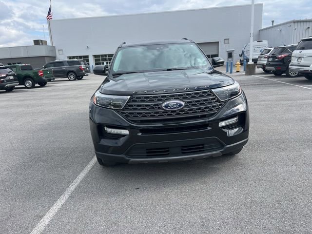 Used 2022 Ford Explorer XLT w/ Equipment Group 202A AWD/4WD image 6