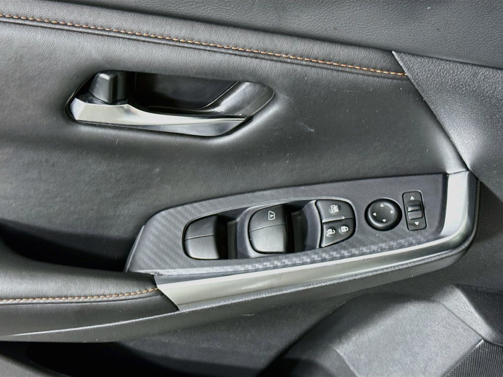 Used 2023 Nissan Sentra SR w/ SR Premium Package FWD image 25