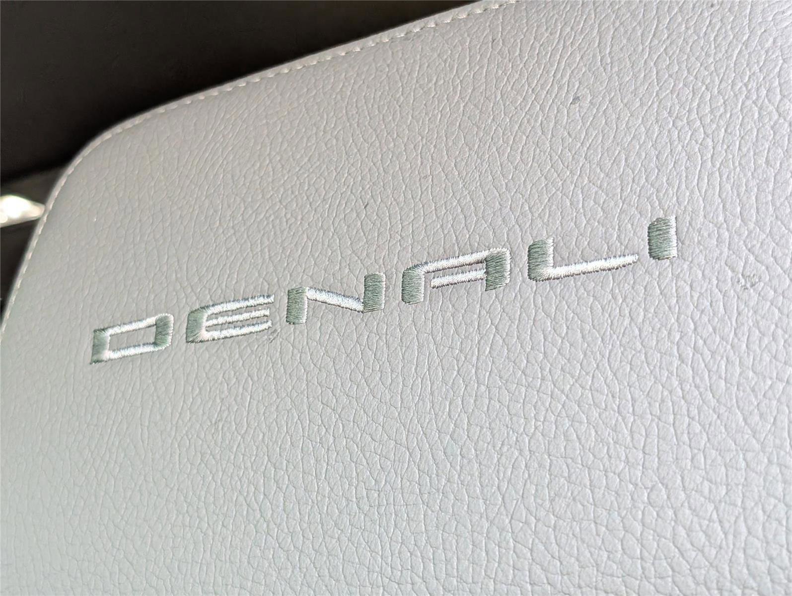Used 2022 GMC Sierra 2500 Denali w/ Denali Ultimate Package image 14