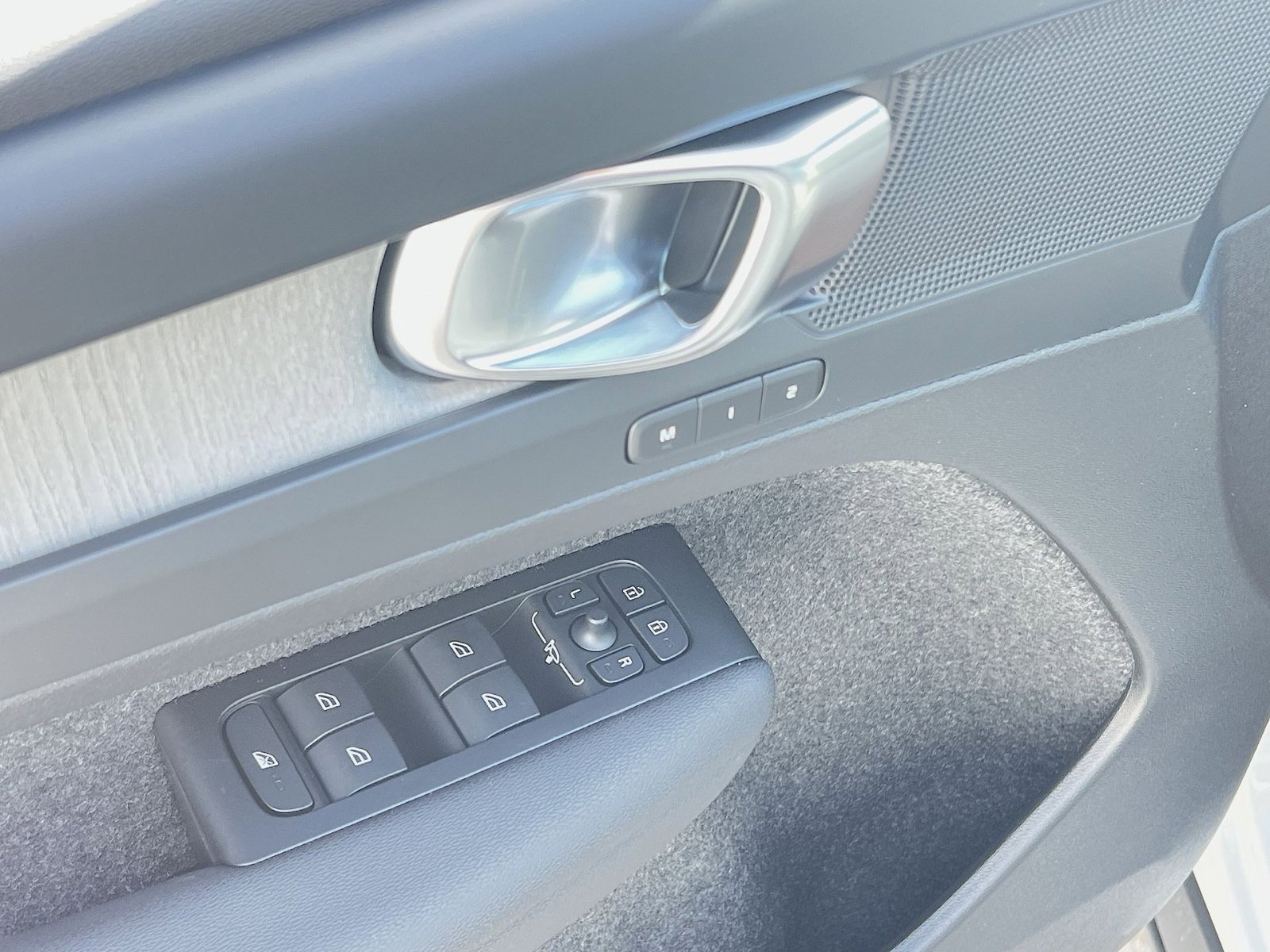 New 2026 Volvo EX40 Plus w/ Climate Package image 15