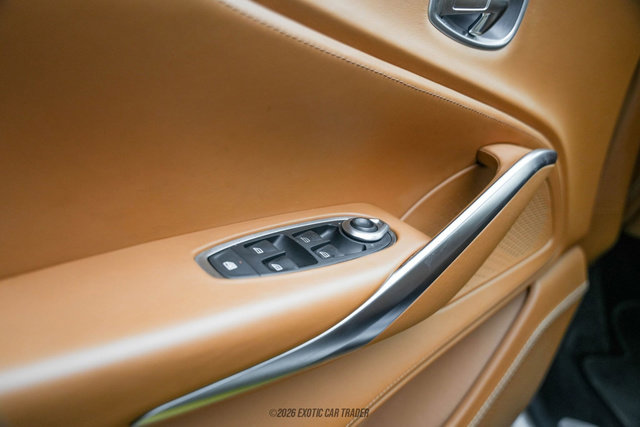 Used 2021 Aston Martin DBX image 24