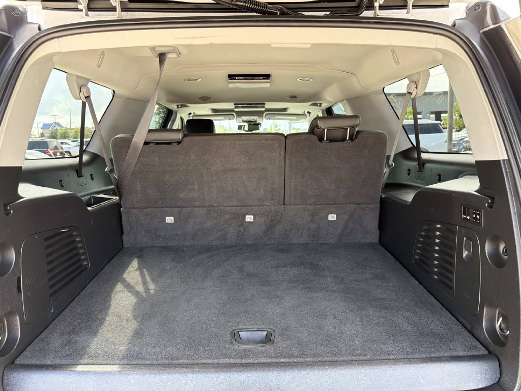 Used 2020 Chevrolet Suburban Premier RWD image 12