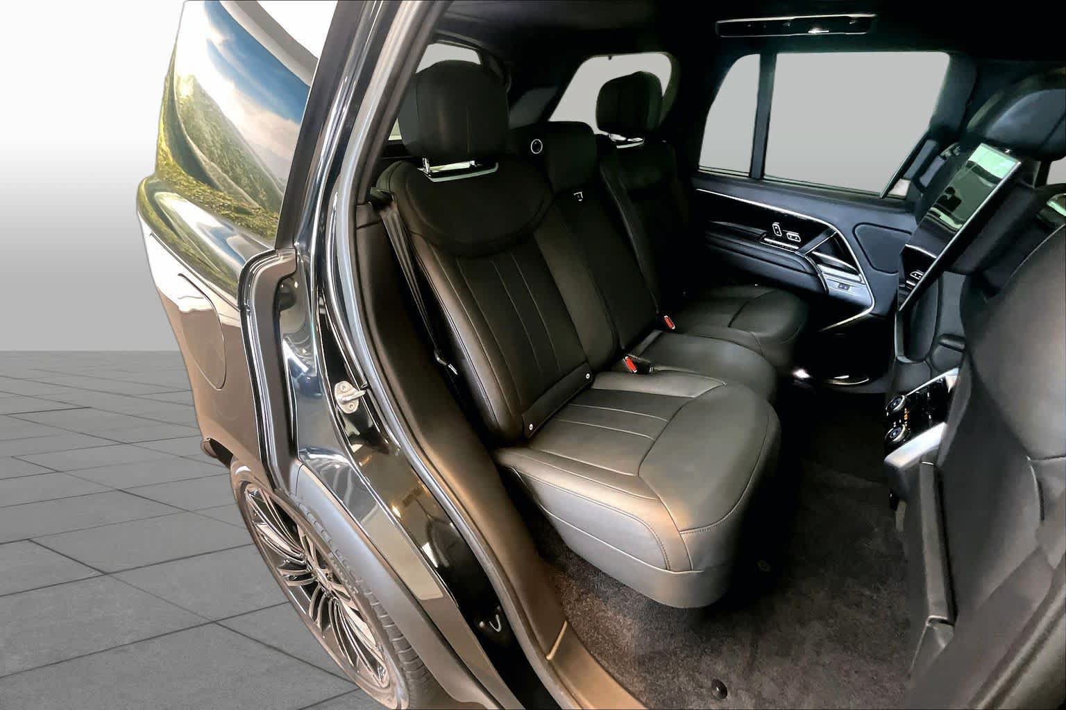 Used 2023 Land Rover Range Rover Autobiography AWD/4WD image 58