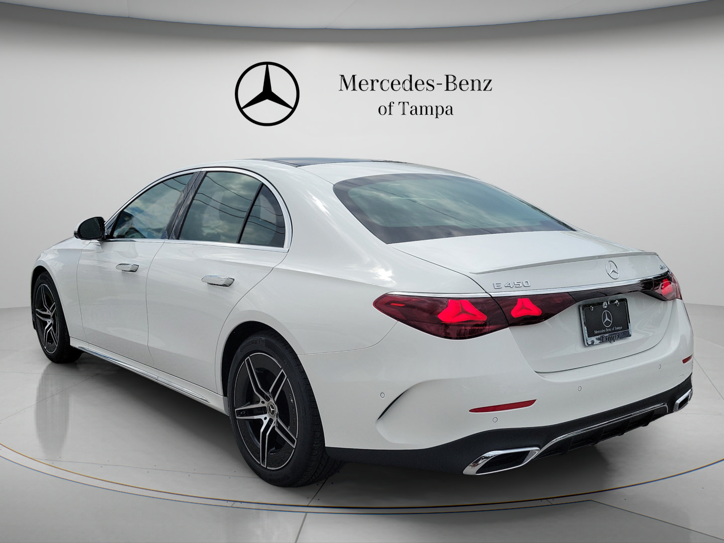 New 2027 Mercedes-Benz E 450 4MATIC Sedan image 2