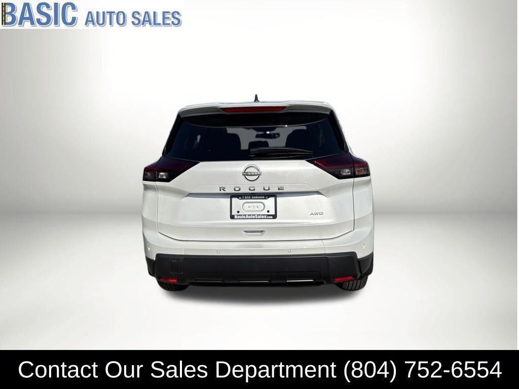 Used 2025 Nissan Rogue S image 9