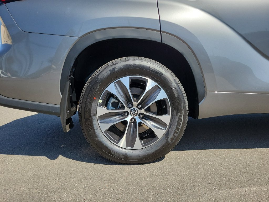 New 2026 Toyota Highlander XLE AWD/4WD image 5