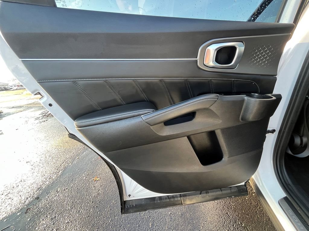 Used 2021 Kia Sorento SX image 16
