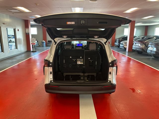 Certified 2025 Toyota Sienna XLE AWD/4WD image 24