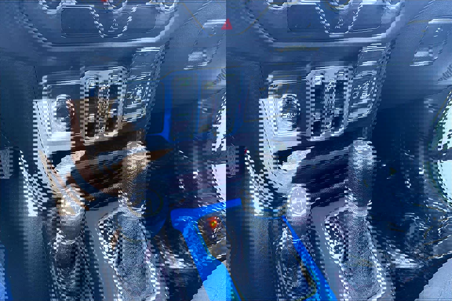 Used 2018 Jeep Wrangler Unlimited Sport S image 32