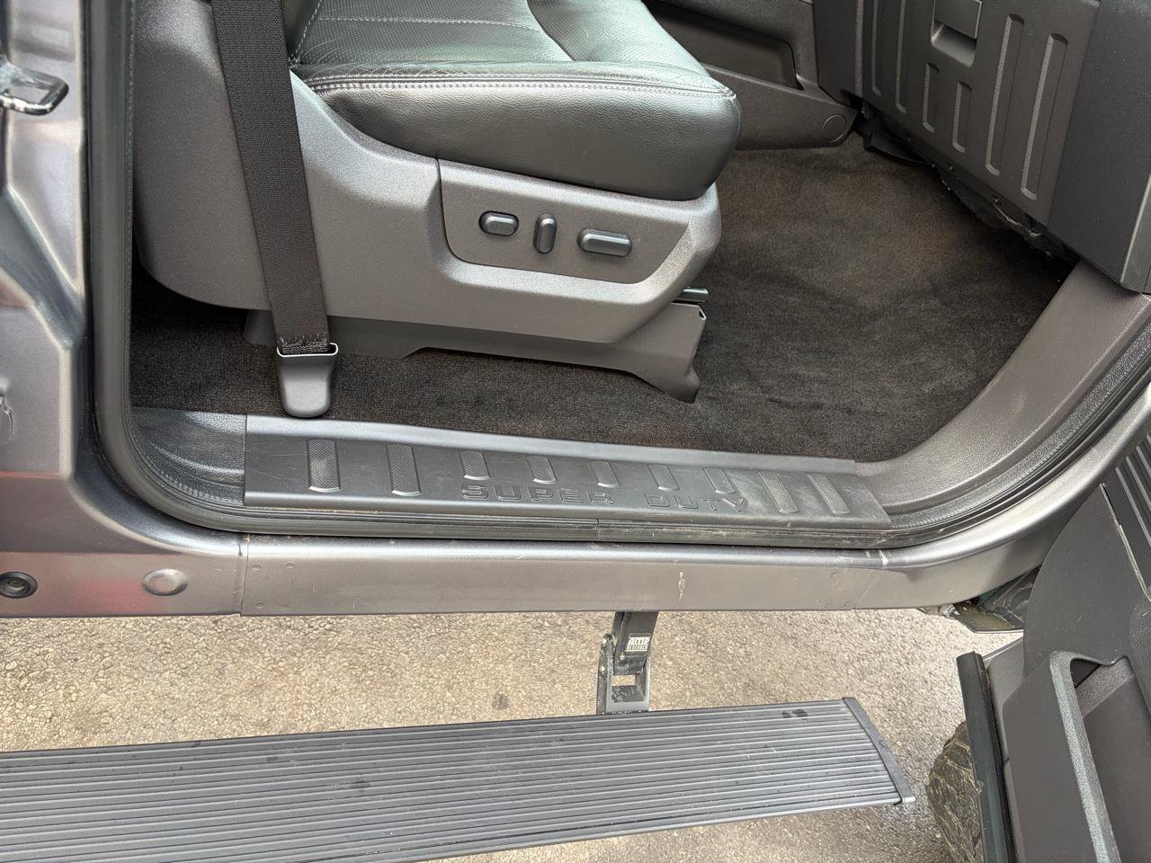 Used 2013 Ford F250 Lariat w/ Lariat Ultimate Pkg AWD/4WD image 60