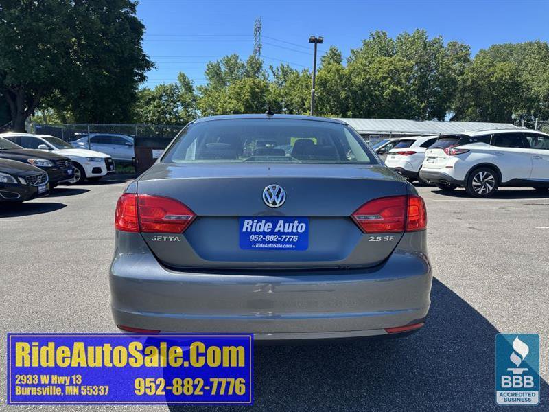 Used 2011 Volkswagen Jetta SE FWD image 6