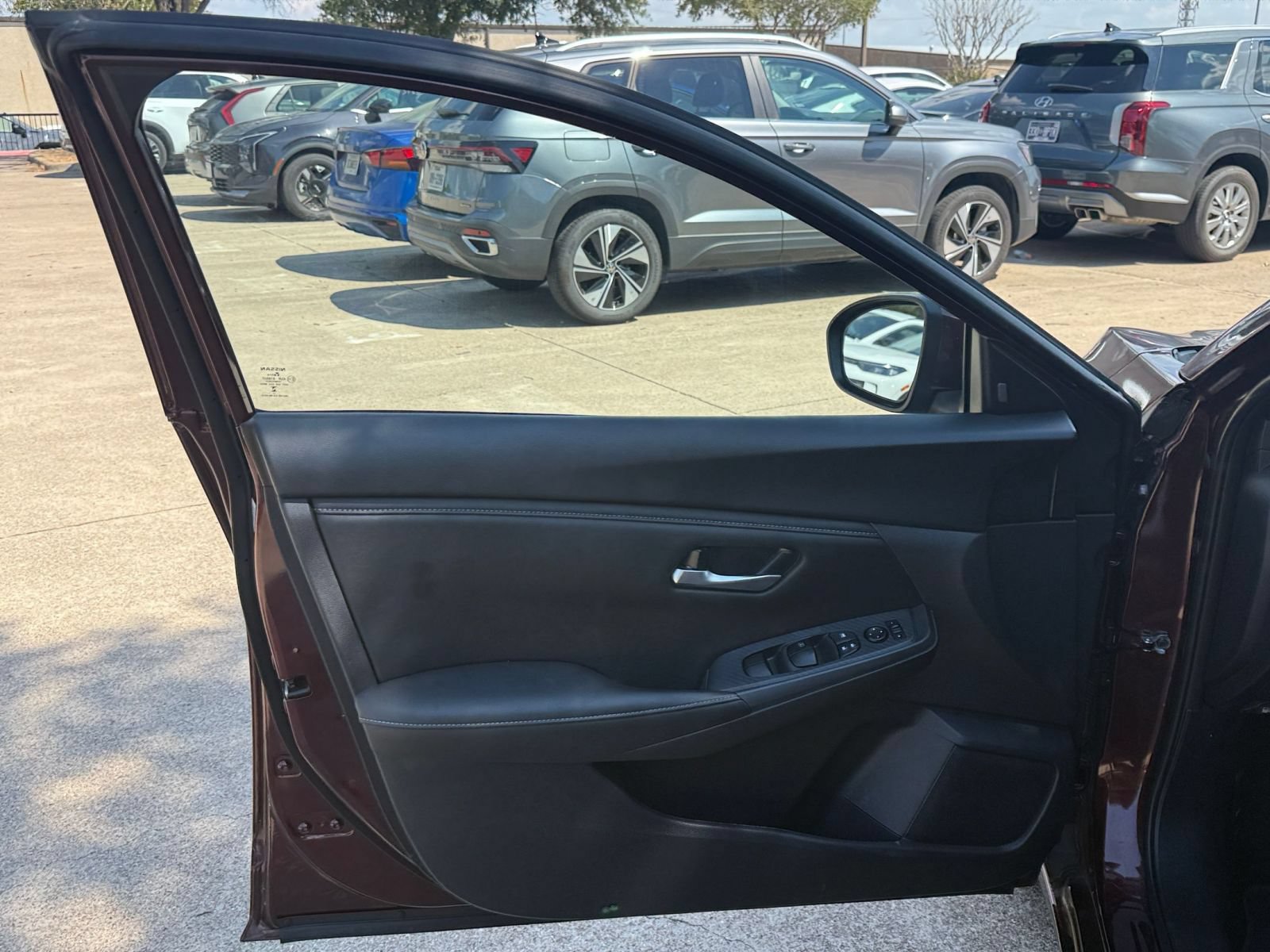 Used 2025 Nissan Sentra SV FWD image 18