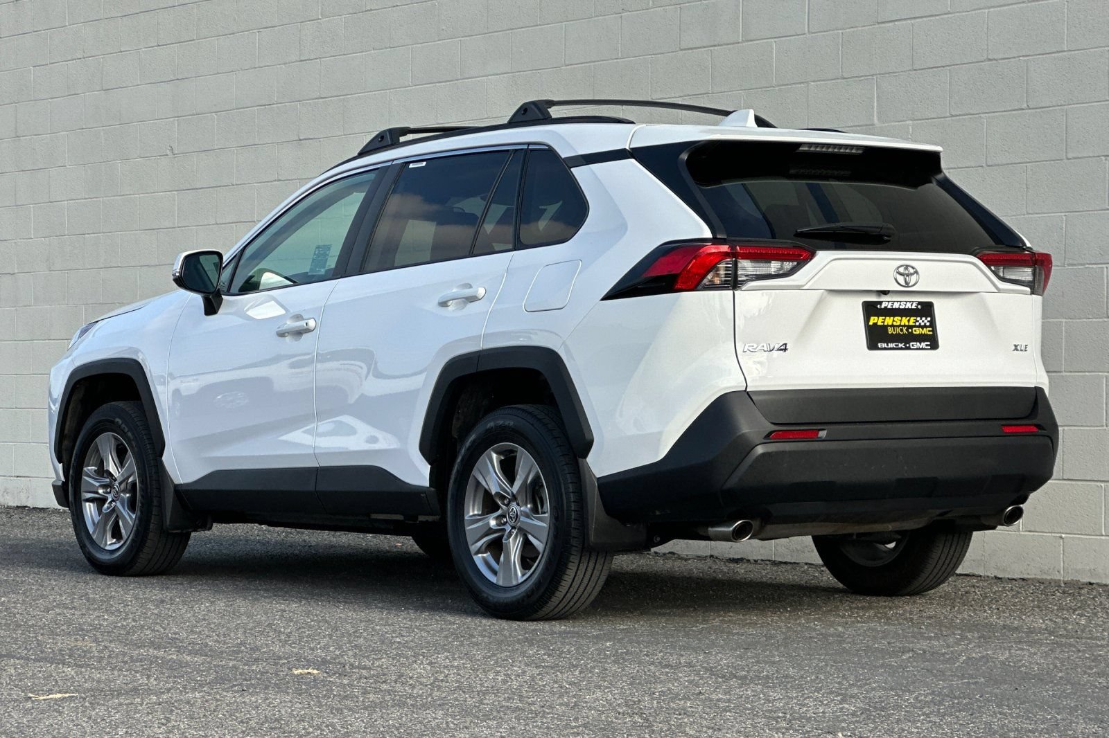 Used 2025 Toyota RAV4 XLE w/ Convenience Package FWD image 6