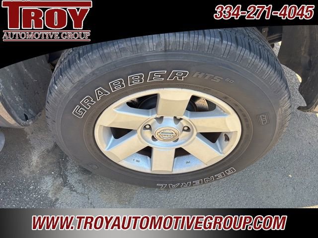 Used 2004 Nissan Titan LE w/ (Tow) Big Tow Pkg image 9