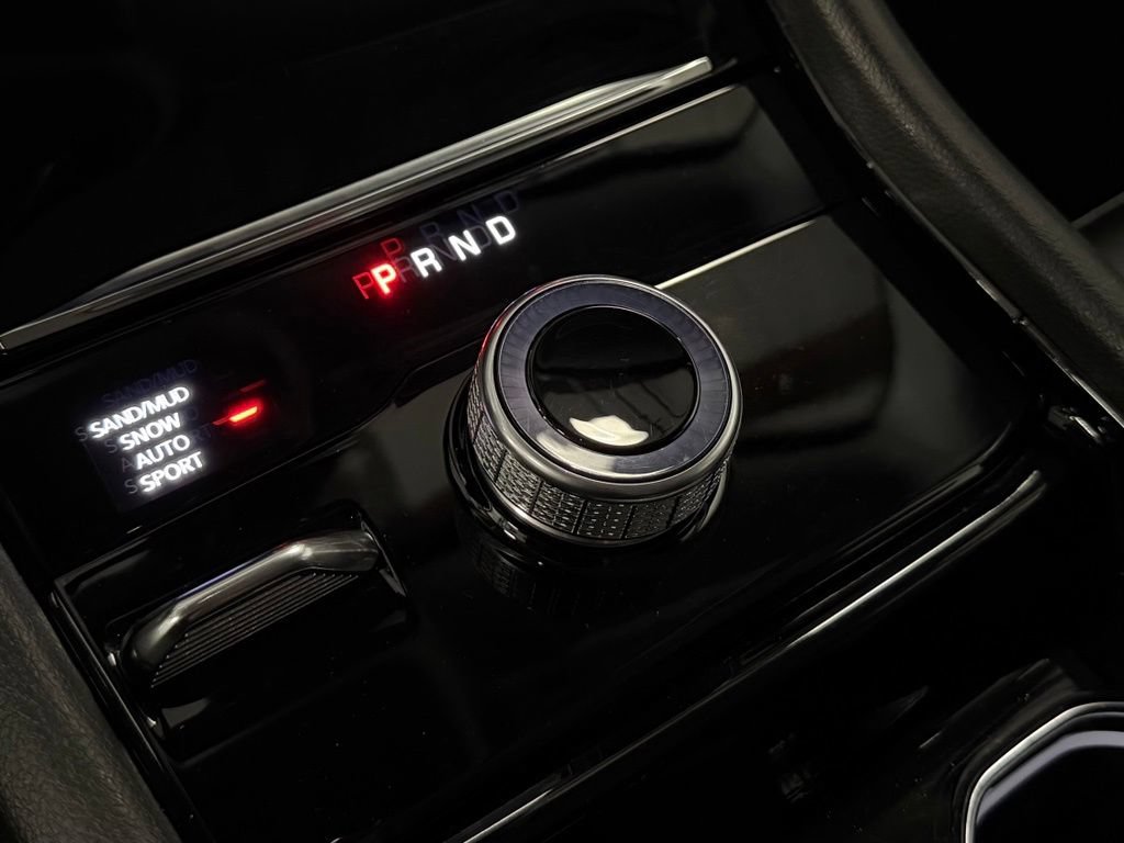 Used 2023 Jeep Grand Cherokee Limited w/ Black Appearance Package AWD/4WD image 22