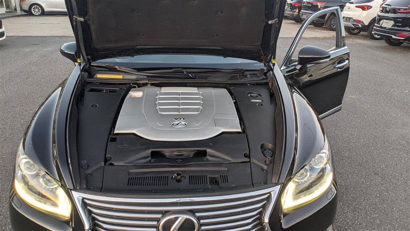 Used 2013 Lexus LS 460 AWD w/ Comfort Pkg image 40