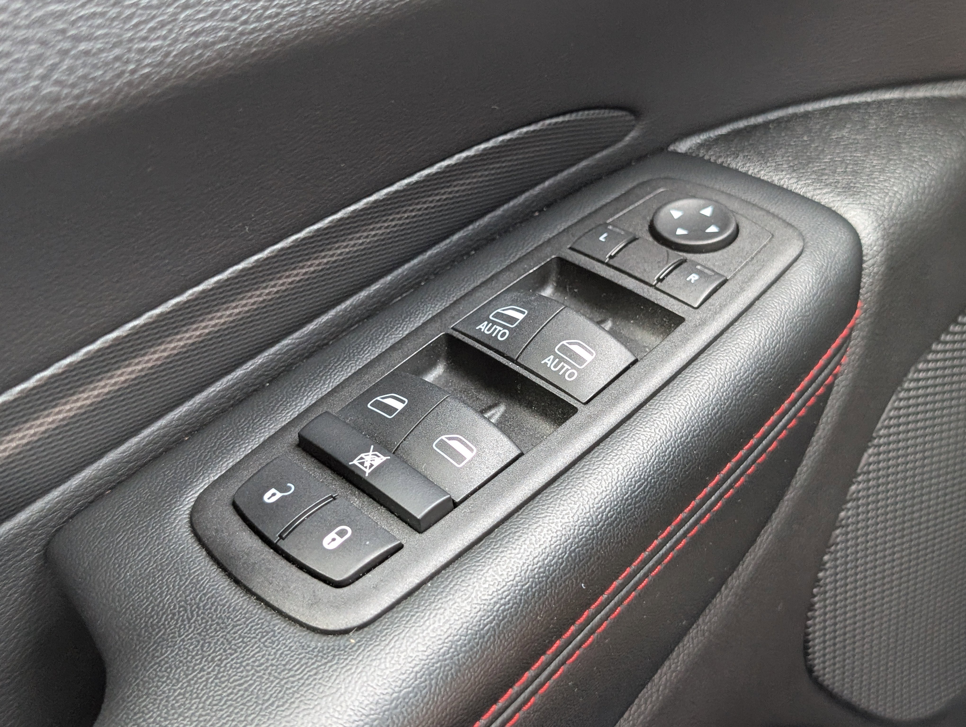 Used 2025 Dodge Durango GT RWD image 25