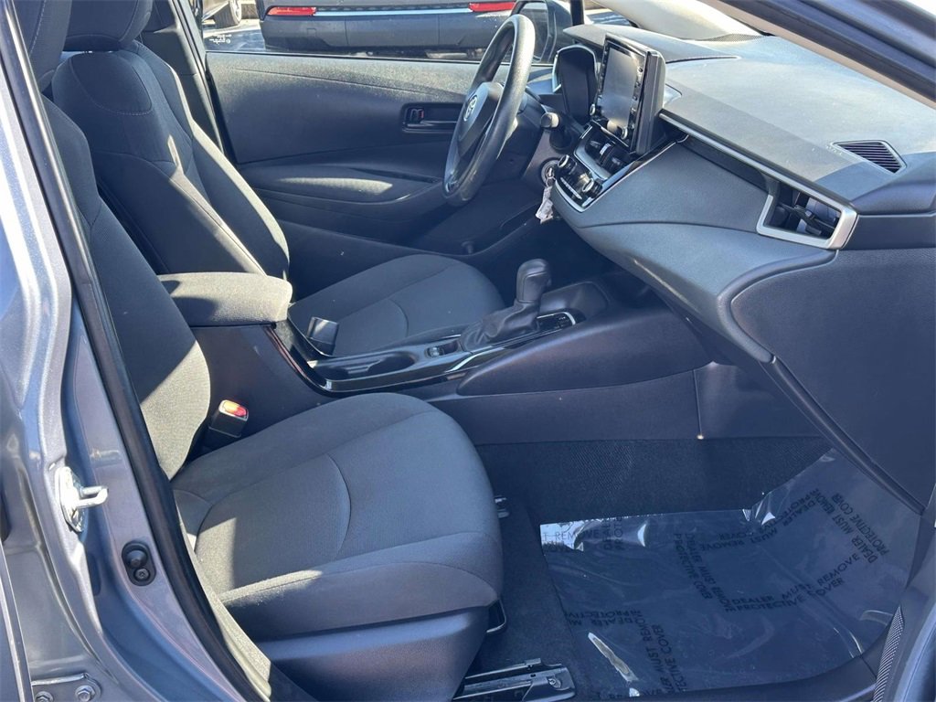 Used 2022 Toyota Corolla LE image 6