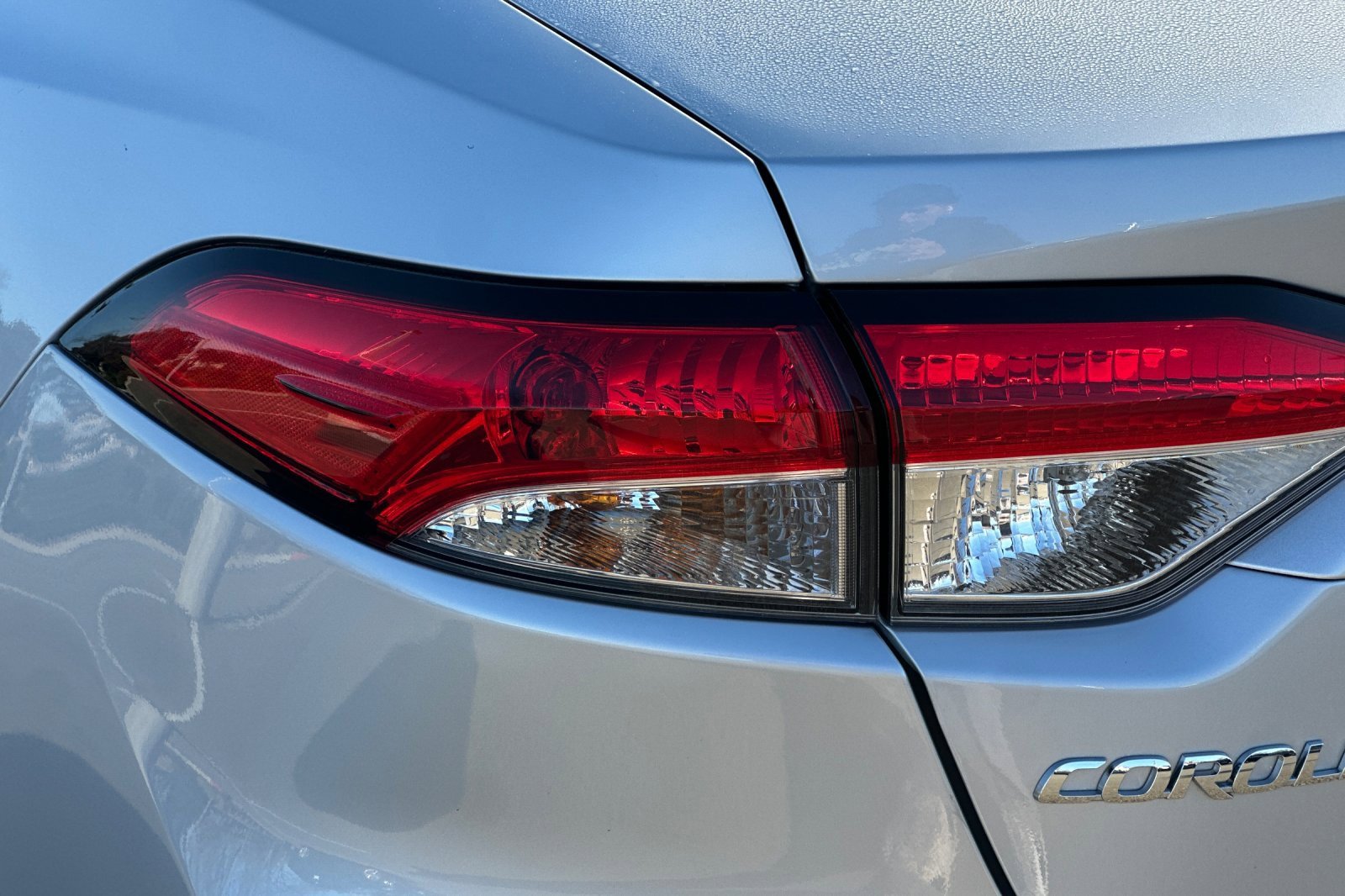 Used 2025 Toyota Corolla LE image 46