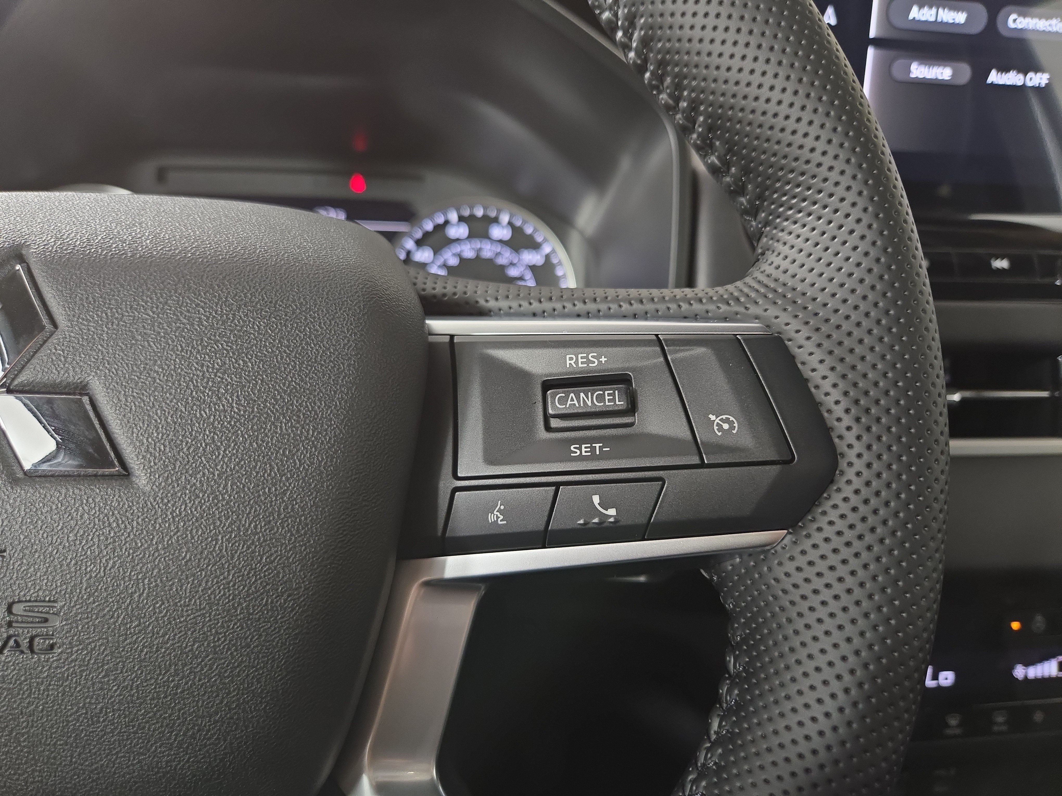 New 2026 Mitsubishi Outlander LE AWD/4WD image 16