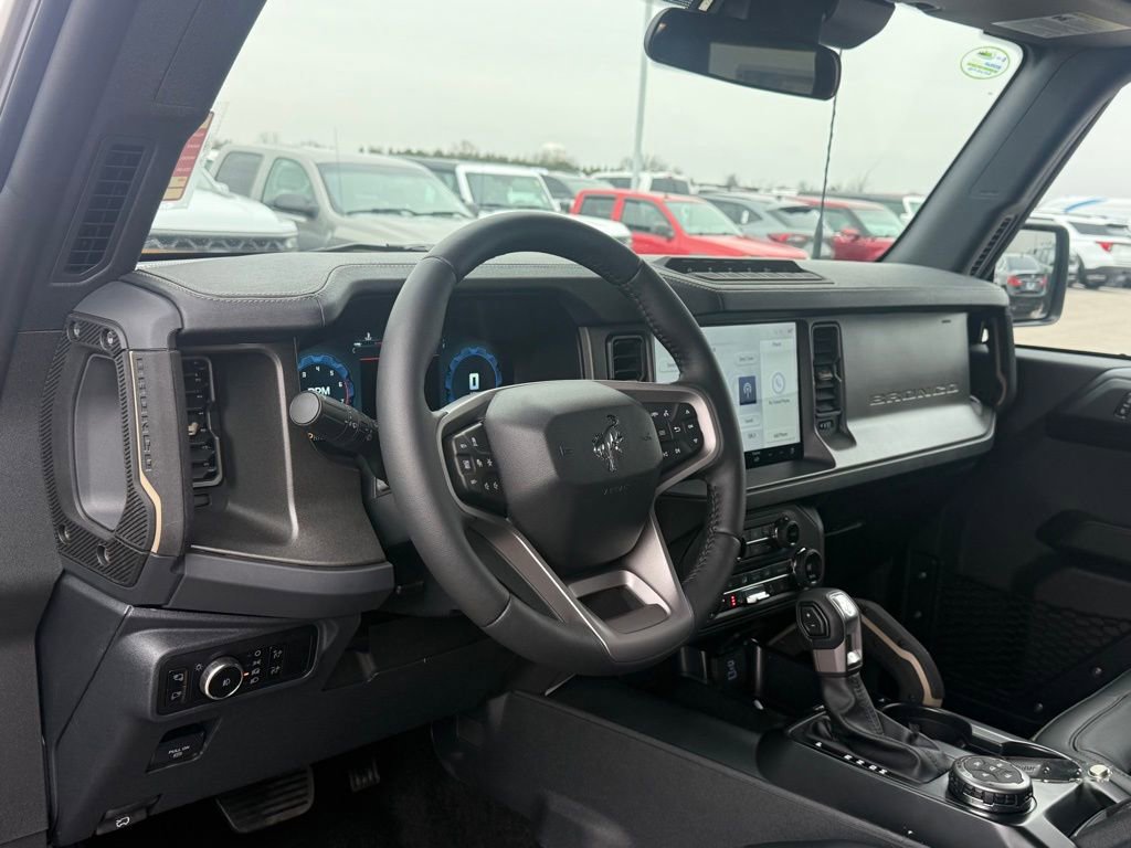 New 2025 Ford Bronco Badlands image 4