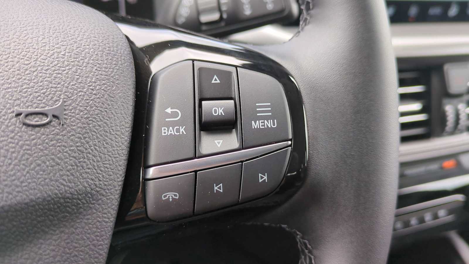 New 2025 Ford Escape SE FWD image 20