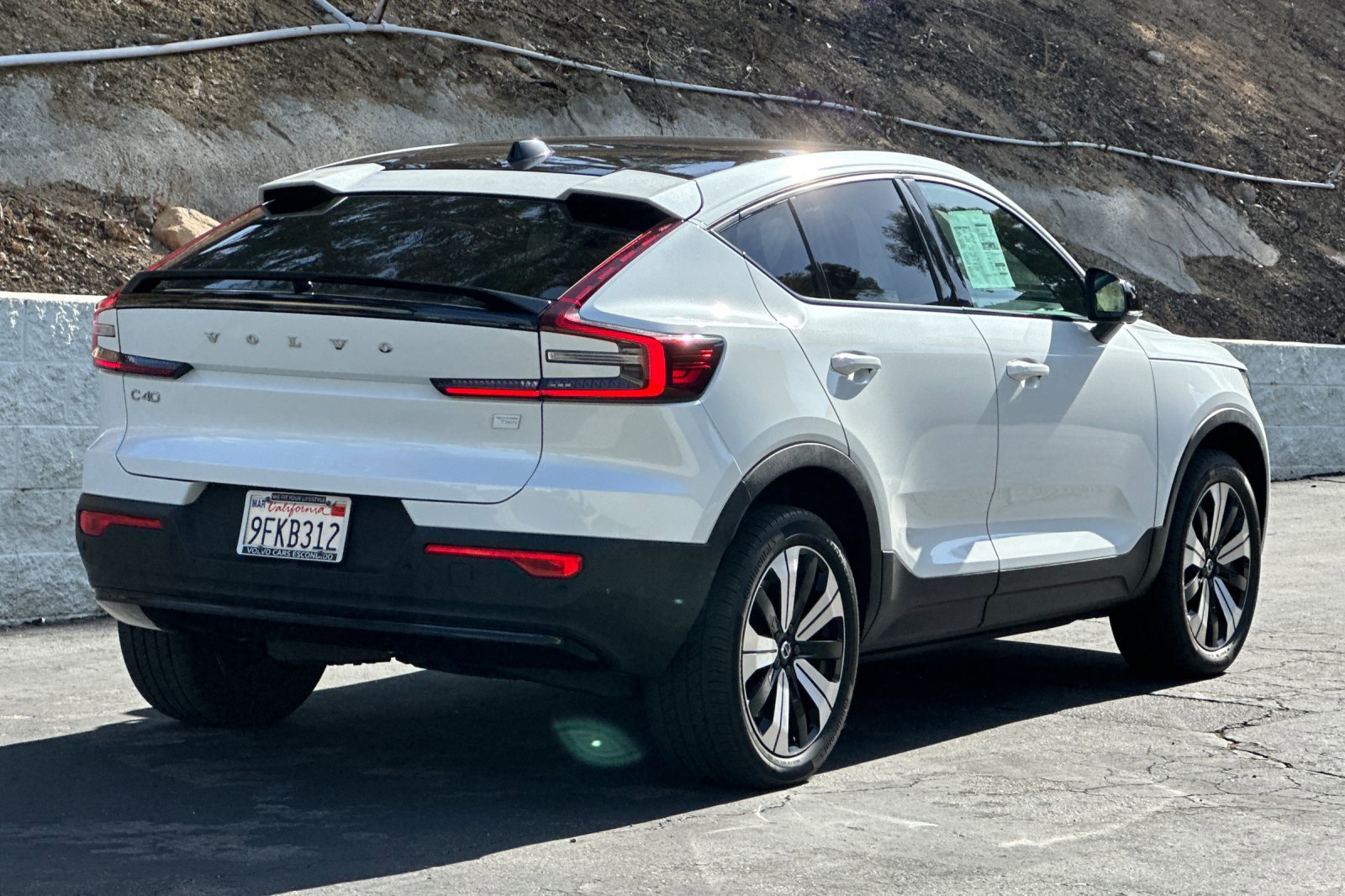 Certified 2023 Volvo C40 P8 Recharge Plus AWD/4WD image 4