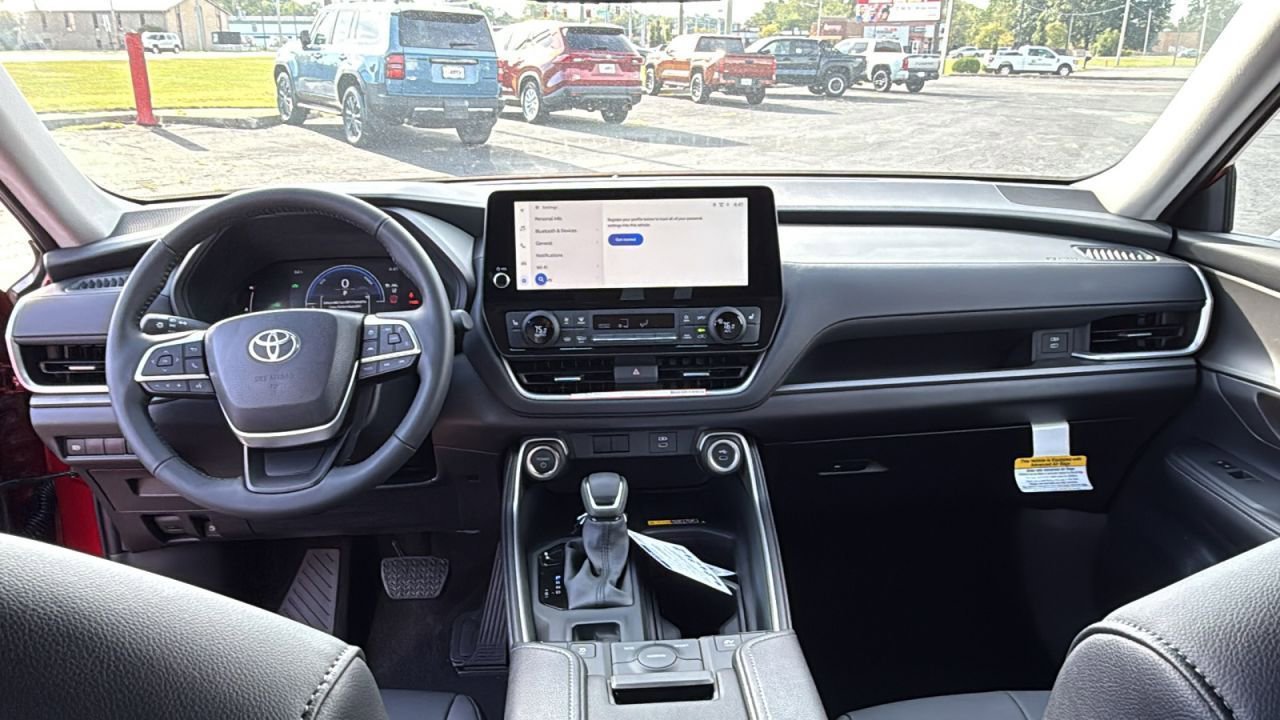 New 2026 Toyota Grand Highlander XLE image 33