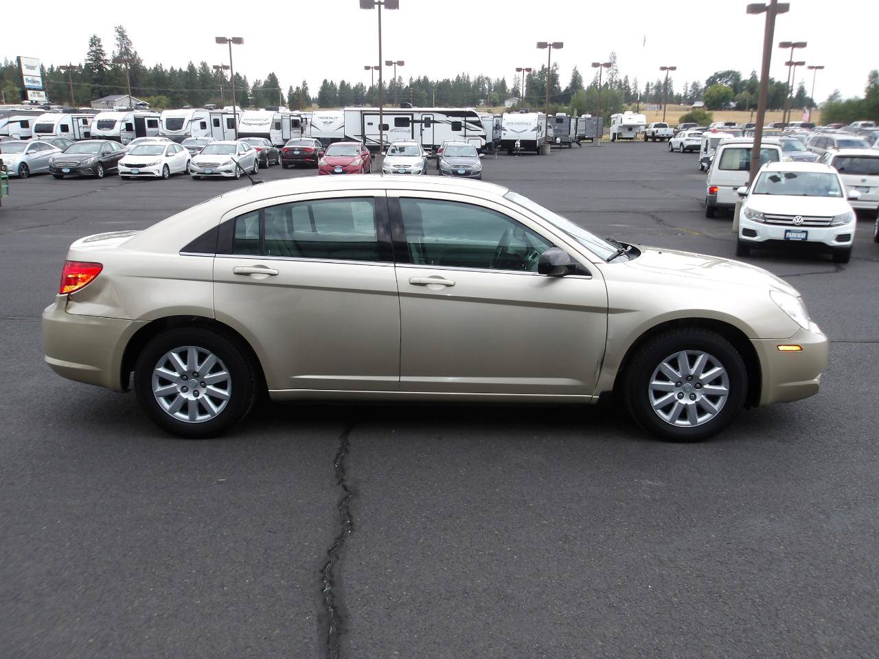 Used 2010 Chrysler Sebring Touring FWD image 6