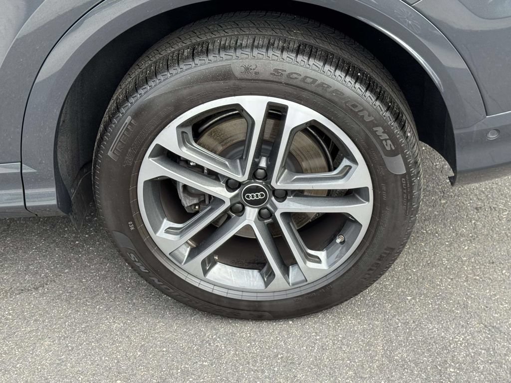 Used 2025 Audi Q5 Premium Plus AWD/4WD image 8