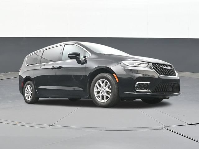 Used 2024 Chrysler Pacifica Touring FWD image 47