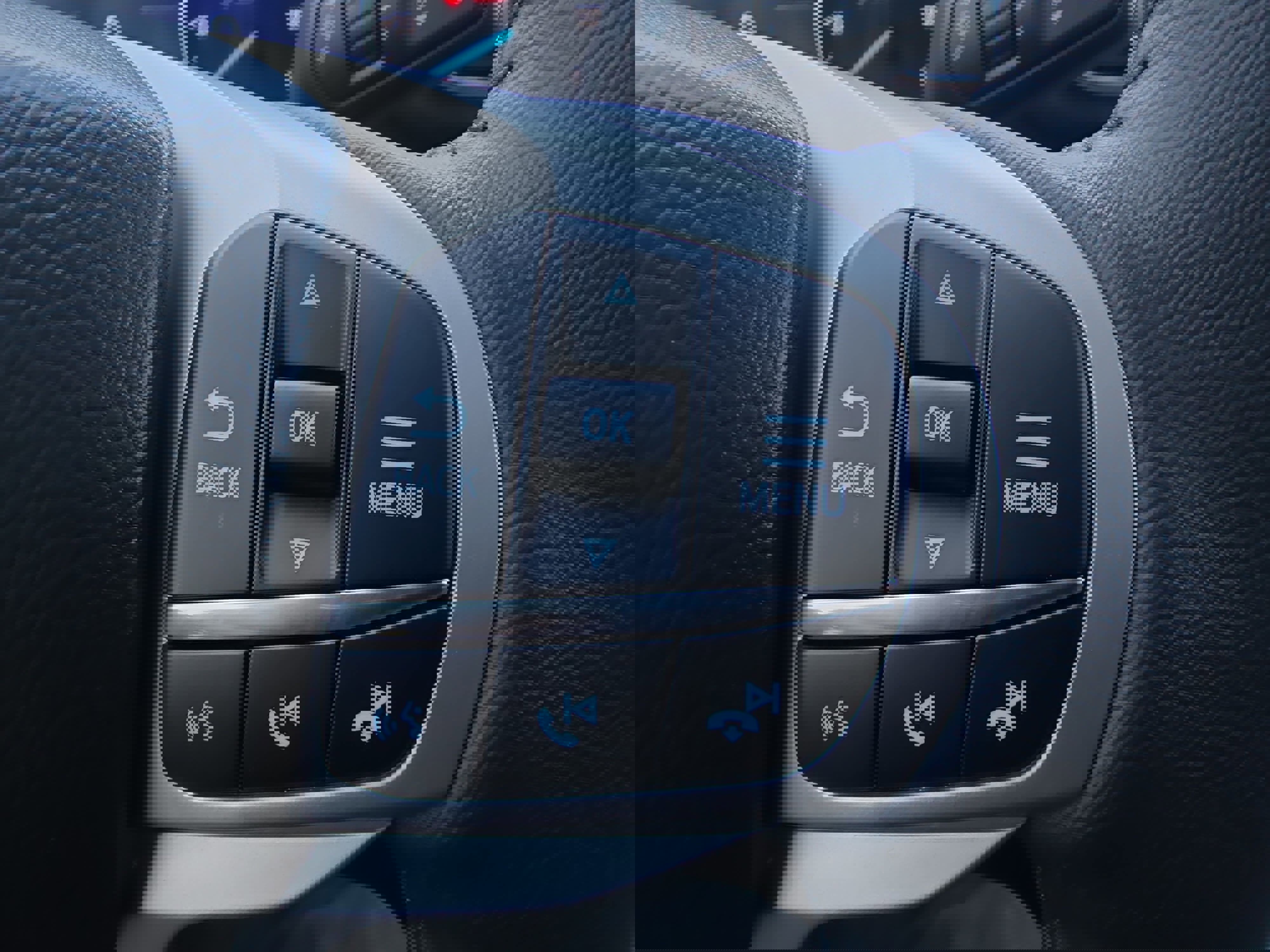 Used 2023 Ford Explorer XLT w/ Equipment Group 202A image 18