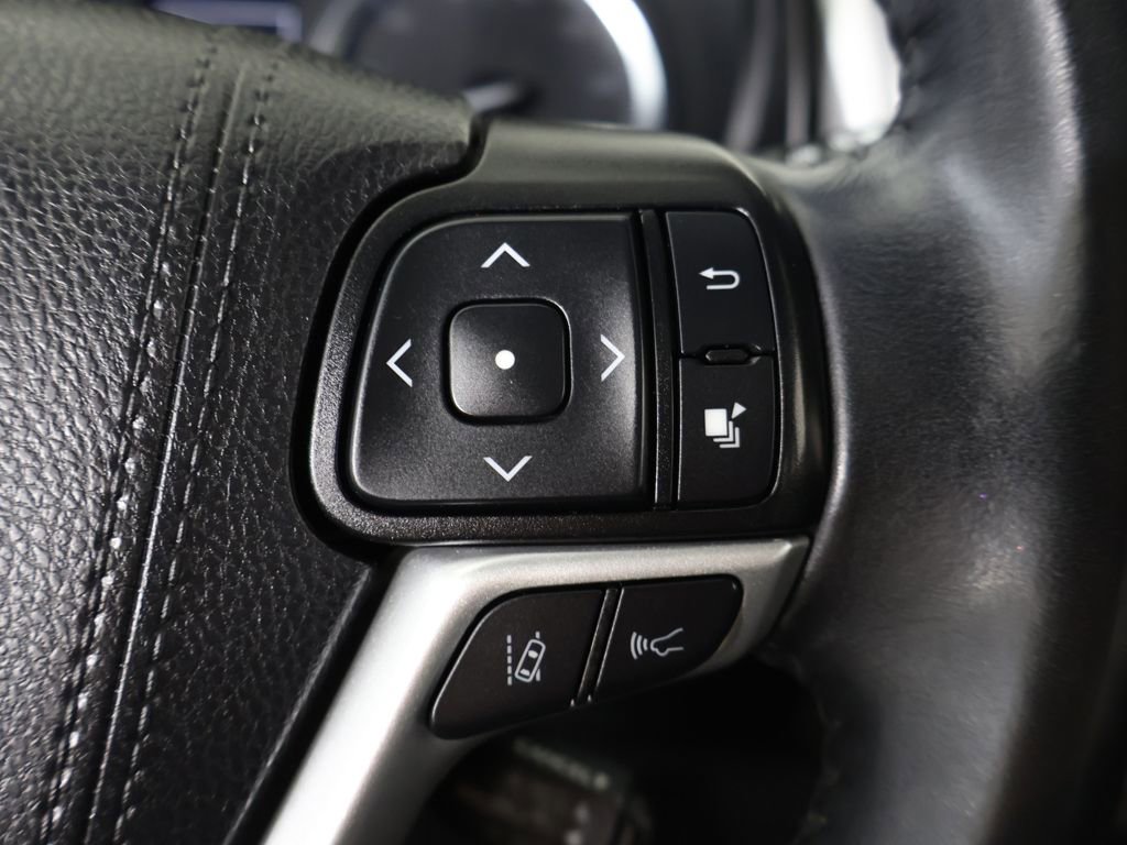 Used 2019 Toyota Highlander XLE AWD/4WD image 48