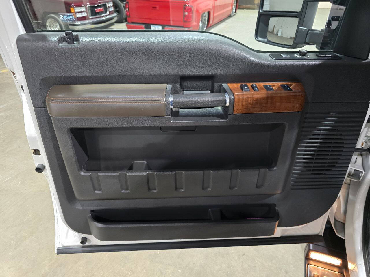 Used 2015 Ford F250 King Ranch w/ FX4 Off-Road Package AWD/4WD image 28