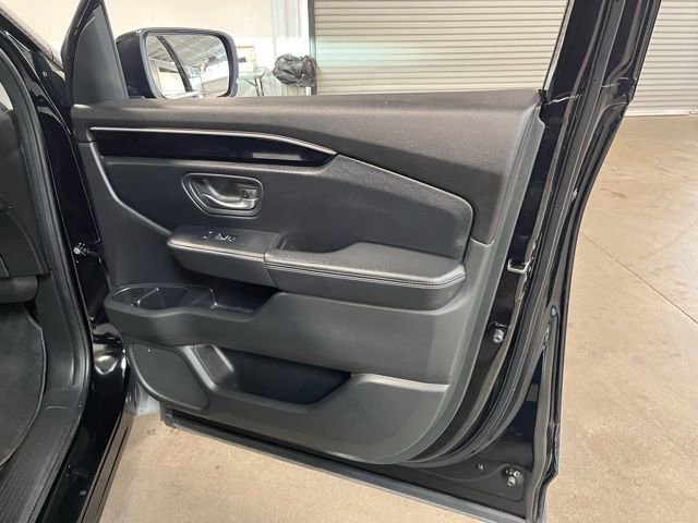 Used 2023 Honda Pilot Touring image 11