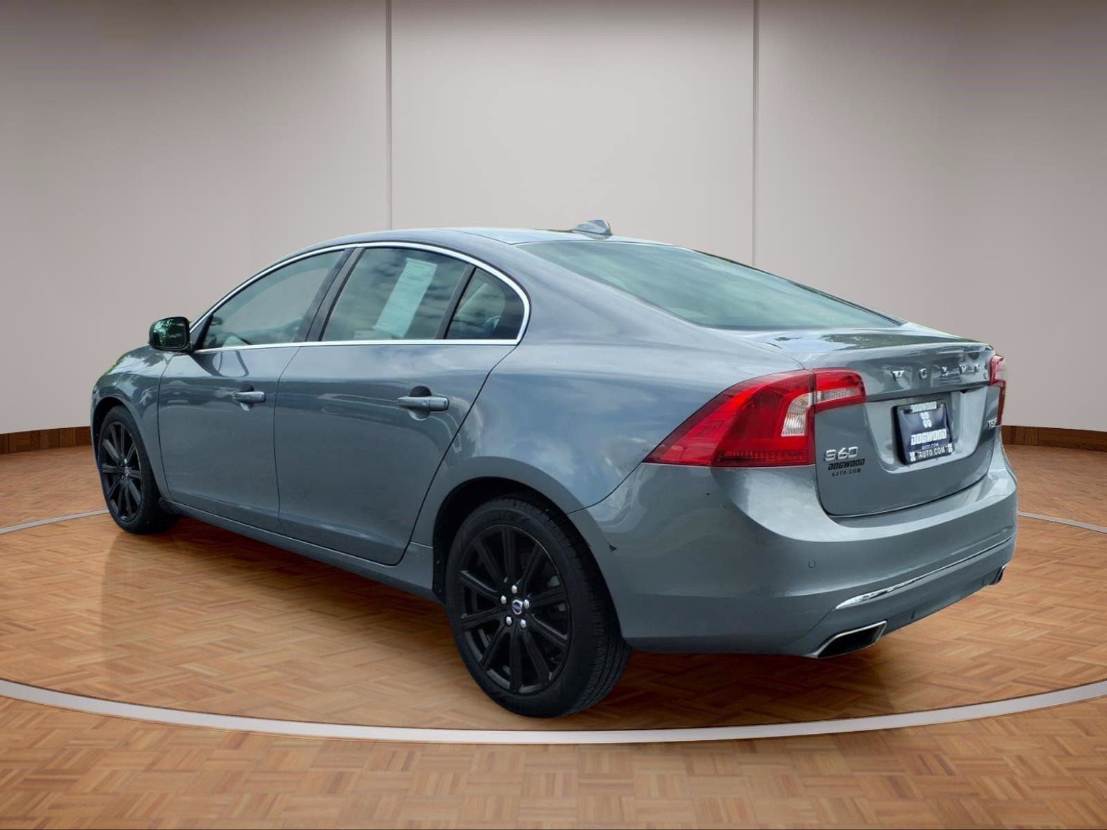 Used 2017 Volvo S60 T5 Inscription Platinum w/ Climate Package AWD/4WD image 4