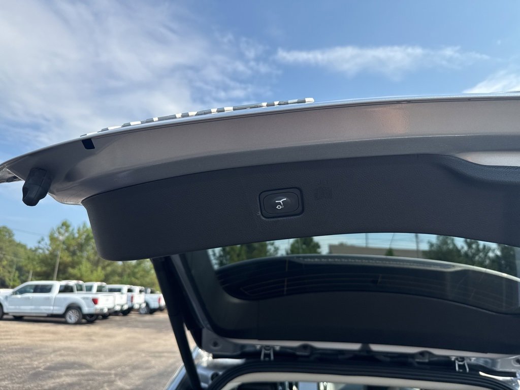 Used 2024 Ford Edge Titanium image 21