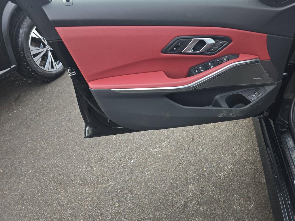 Used 2025 BMW 330i xDrive Sedan w/ Premium Package image 12