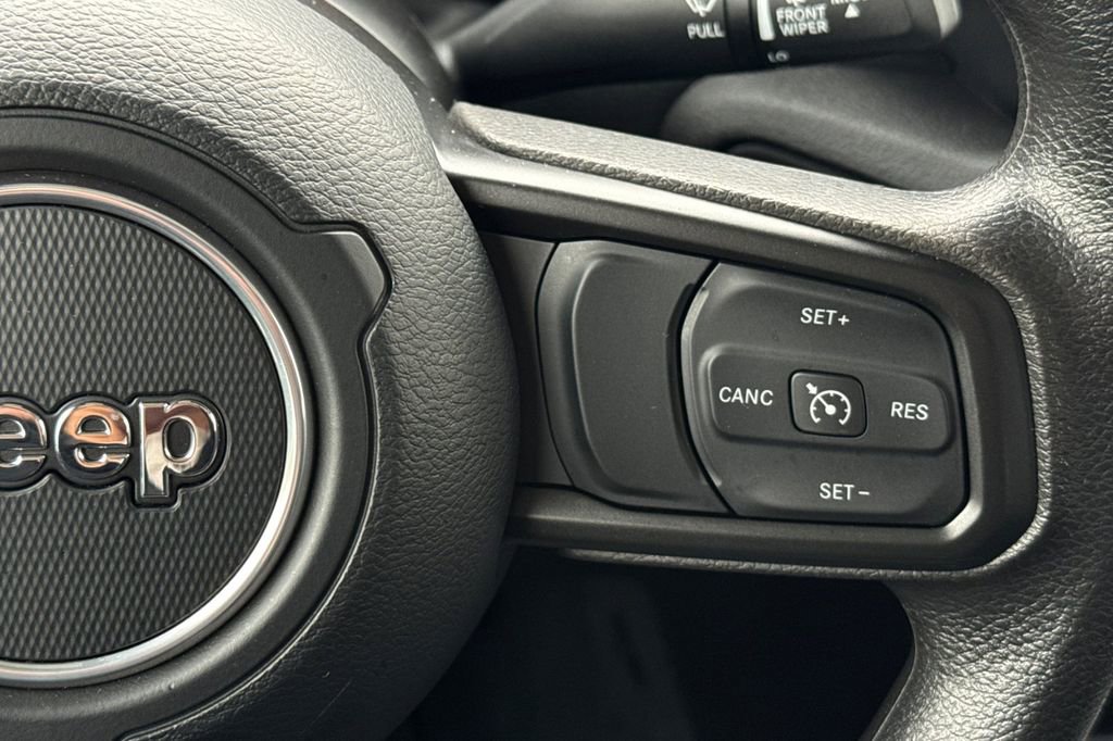 Used 2025 Jeep Gladiator Sport AWD/4WD image 27