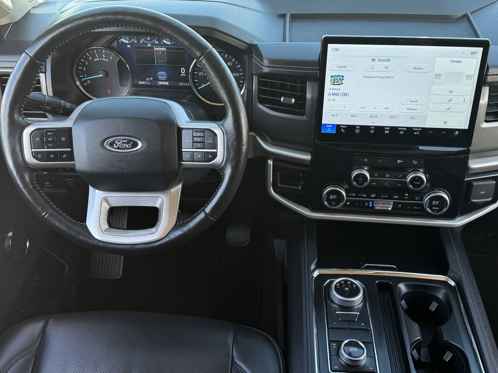 Used 2024 Ford Expedition XLT image 13