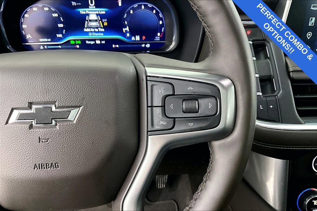 Used 2024 Chevrolet Suburban Z71 w/ Luxury Package image 28