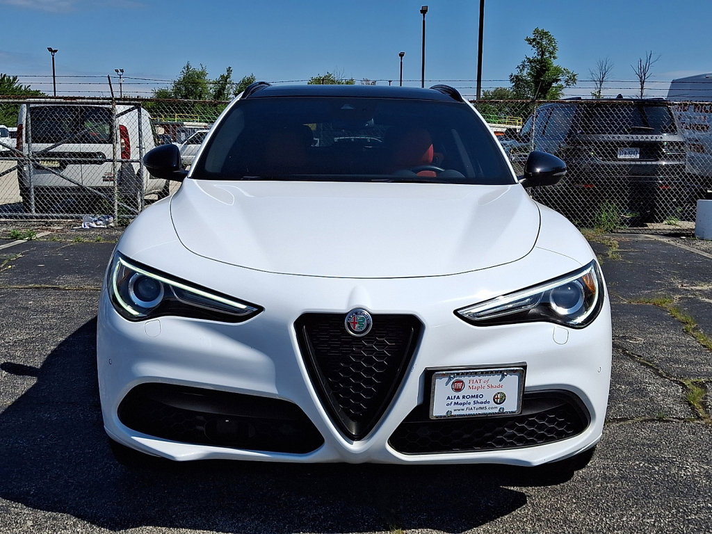 Used 2023 Alfa Romeo Stelvio Veloce AWD/4WD image 8
