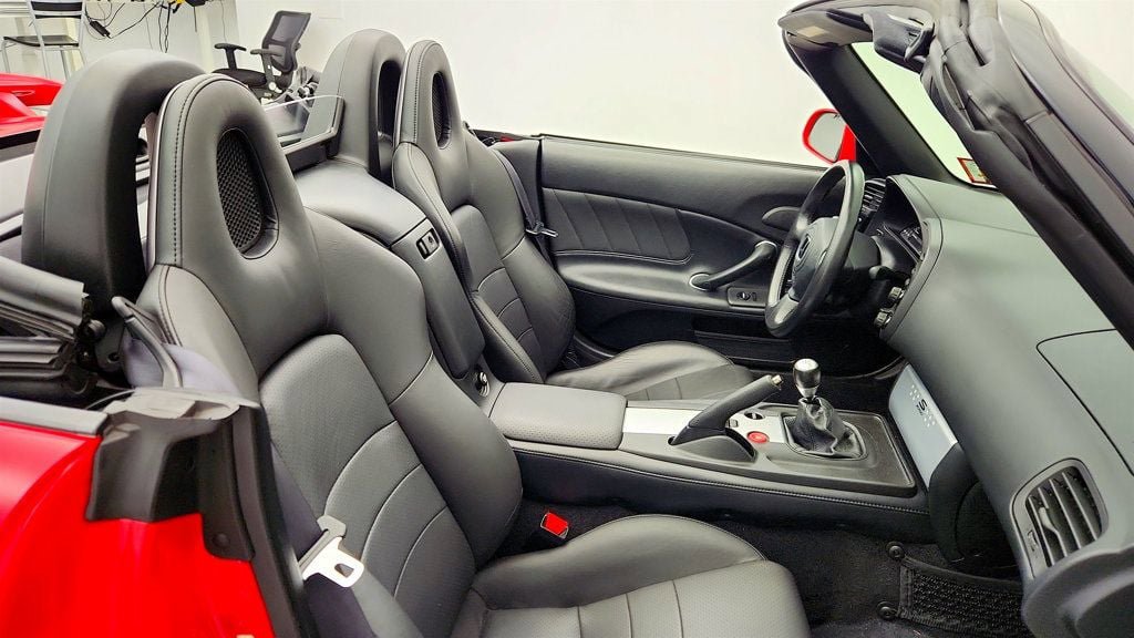 Used 2005 Honda S2000 image 26